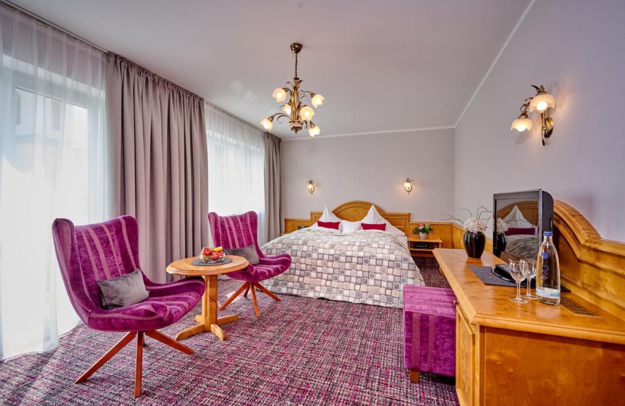 Landhotel Schneider รีเดนแบร์ก ภายนอก รูปภาพ