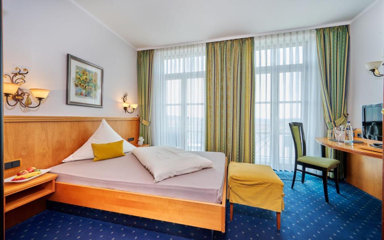 Landhotel Schneider รีเดนแบร์ก ภายนอก รูปภาพ