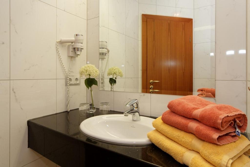 Landhotel Schneider รีเดนแบร์ก ภายนอก รูปภาพ